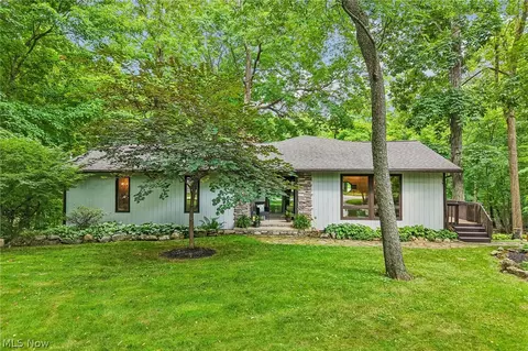 985 S Medina Line Rd, Wadsworth, OH 44281