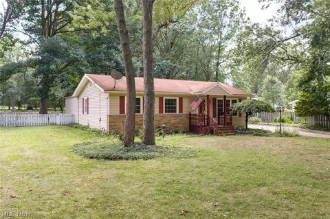 Exterior - 2214 Conwill Rd, Stow, OH 44224 photo 5 of 5