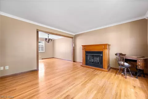 Living - 2214 Conwill Rd, Stow, OH 44224 photo 3 of 7