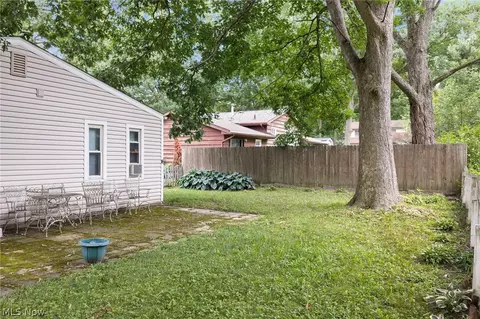 Exterior - 2214 Conwill Rd, Stow, OH 44224 photo 3 of 5