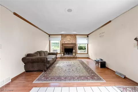 Living - 2214 Conwill Rd, Stow, OH 44224 photo 5 of 7