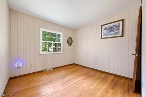 Bedroom - 2214 Conwill Rd, Stow, OH 44224 photo 6 of 7