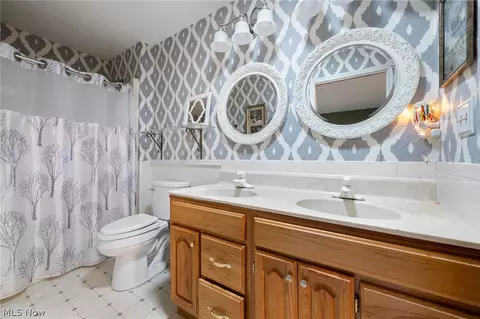 Bath - 2214 Conwill Rd, Stow, OH 44224 photo 1 of 2