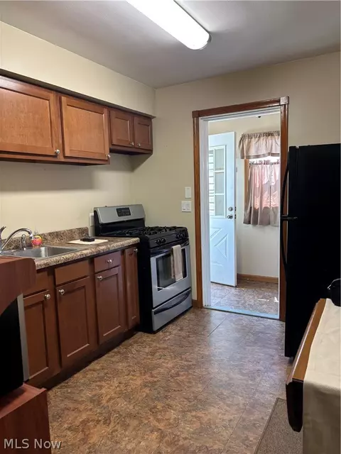 3006 Latimer Ave, Ashtabula, OH 44004 photo 5