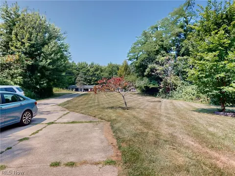 Exterior - 1083 Dock Rd, Madison, OH 44057 photo 4 of 4