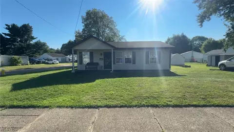 2358 Nesmith Lake Blvd, Akron, OH 44314