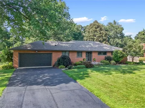 3243 Sanitarium Rd, Akron, OH 44312