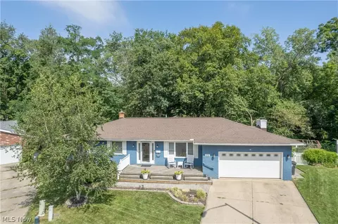 374 Woodlawn Reserve Rd, Akron, OH 44305