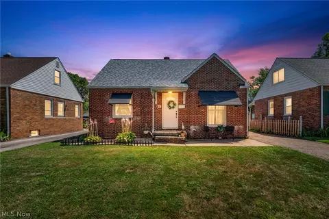 2515 9th St, Cuyahoga Falls, OH 44221