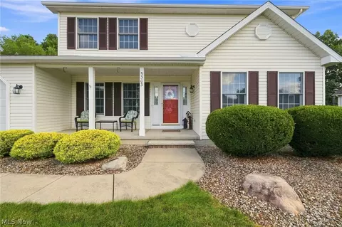 5303 Deercreek Ct, Sheffield, OH 44054