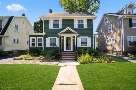 3000 Yorkshire Rd, Cleveland Heights, OH 44118