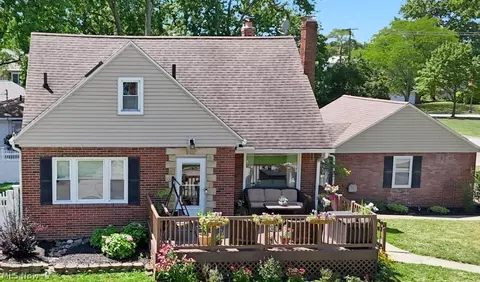 2218 20th St, Cuyahoga Falls, OH 44223