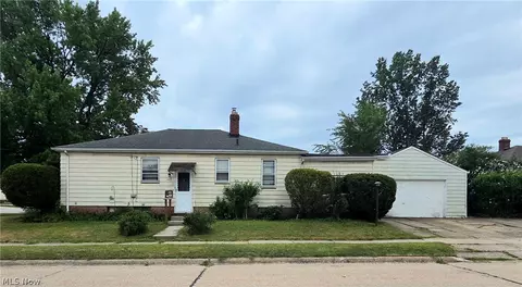6040 W 54th St, Parma, OH 44129