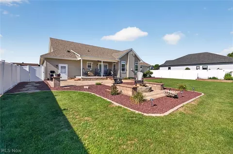 Exterior - 4875 Tree Line Trl, New Middletown, OH 44442 photo 3 of 9