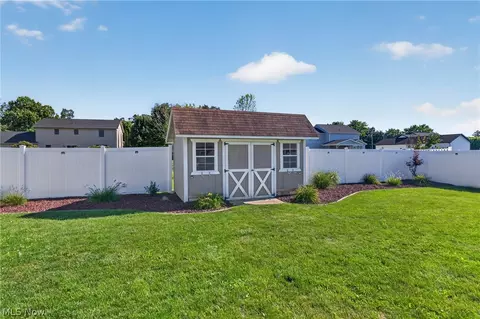Exterior - 4875 Tree Line Trl, New Middletown, OH 44442 photo 6 of 9