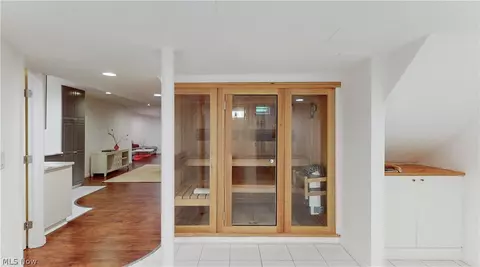 Entry Way - 7380 Rollingbrook Trl, Solon, OH 44139 photo 3 of 3