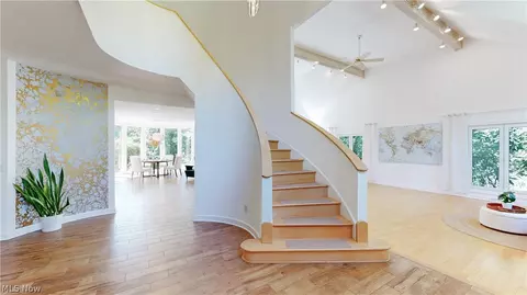 Entry Way - 7380 Rollingbrook Trl, Solon, OH 44139 photo 1 of 3