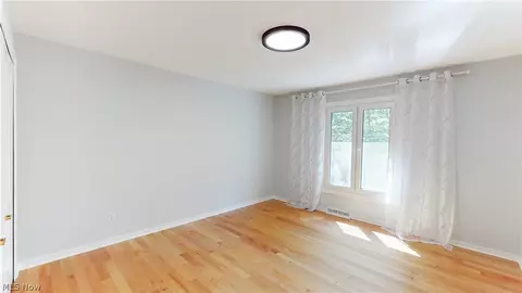 Bedroom - 7380 Rollingbrook Trl, Solon, OH 44139 photo 6 of 8