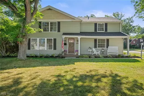 4161 Leona Dr, Rocky River, OH 44116