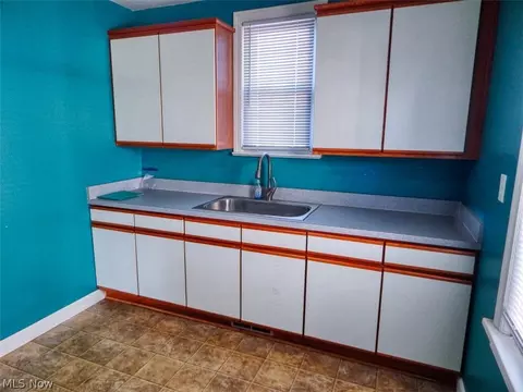 Entry Way - 7432 Outlook Ave, Brooklyn, OH 44144 photo 1 of 3