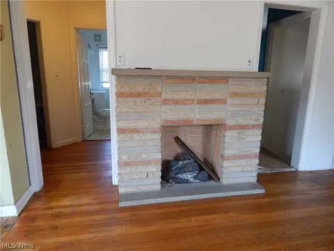 Living - 7432 Outlook Ave, Brooklyn, OH 44144 photo 4 of 4
