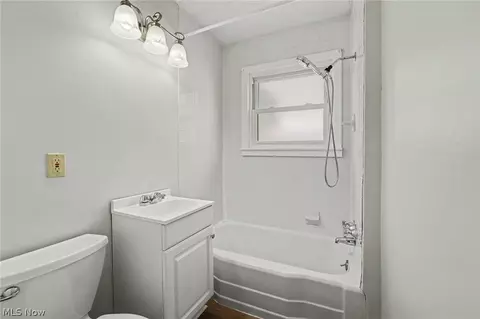 Bath - 982 Shadowrow Ave, Willoughby, OH 44094 photo 1 of 1