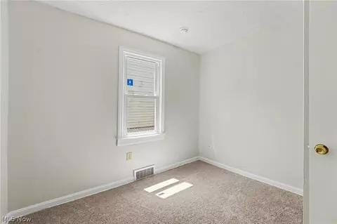Bedroom - 982 Shadowrow Ave, Willoughby, OH 44094 photo 1 of 3