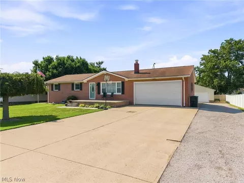5570 Foxford St SW, Canton, OH 44706