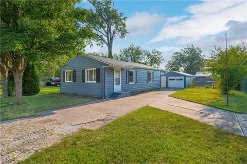 321 Overlook Rd, Vermilion, OH 44089