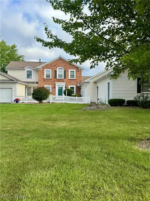 810 Kentwood Dr #2, Boardman, OH 44512