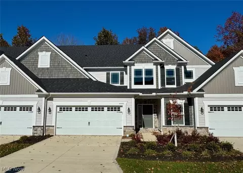 32088 Tuscan Ln #M-4, Avon Lake, OH 44012