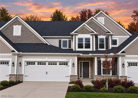 32088 Tuscan Ln #M-4, Avon Lake, OH 44012