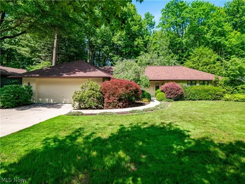 20060 Idlewood Trl, Strongsville, OH 44149