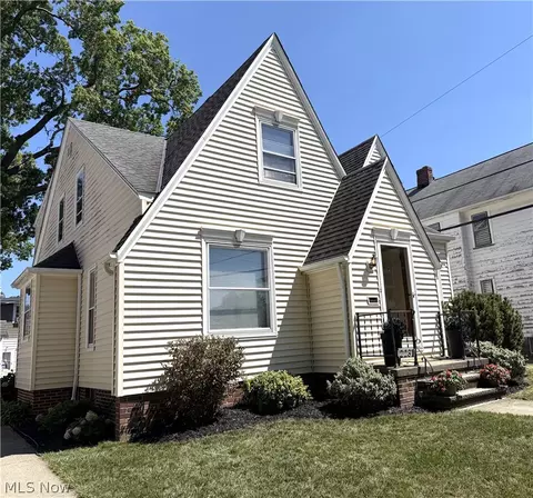 2231 Alger Rd, Lakewood, OH 44107