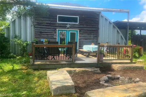 8725 State Route 7, Williamsfield, OH 44093