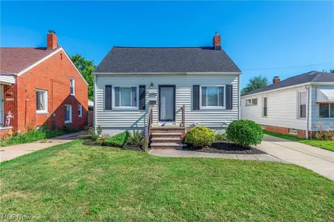 6902 Luelda Ave, Parma, OH 44129