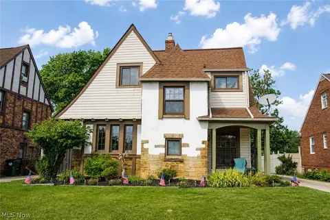 9014 Snow Rd, Parma, OH 44130