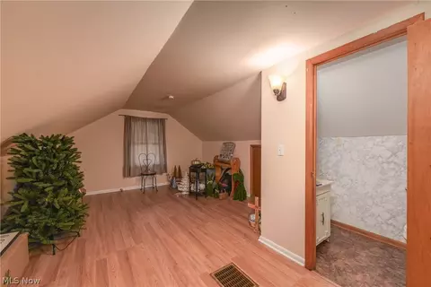 Entry Way - 455 11th St, Elyria, OH 44035 photo 2 of 3