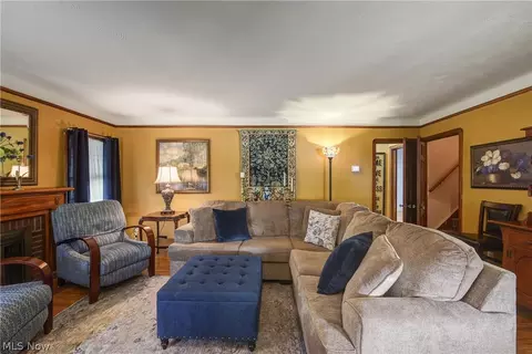 Living - 455 11th St, Elyria, OH 44035 photo 1 of 5