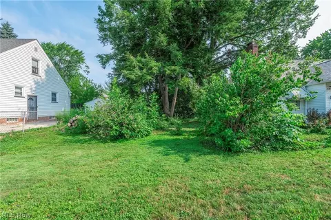 Exterior - 455 11th St, Elyria, OH 44035 photo 16 of 17