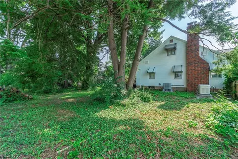 Exterior - 455 11th St, Elyria, OH 44035 photo 15 of 17