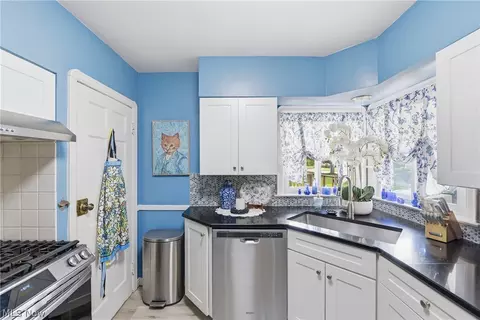 Kitchen - 455 11th St, Elyria, OH 44035 photo 3 of 5