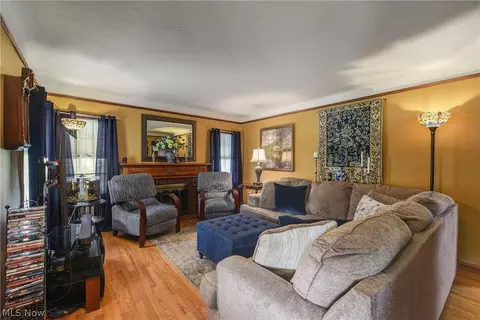 Living - 455 11th St, Elyria, OH 44035 photo 5 of 5