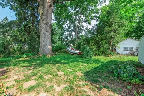 Exterior - 455 11th St, Elyria, OH 44035 photo 7 of 17