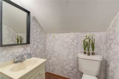 Bath - 455 11th St, Elyria, OH 44035 photo 3 of 3