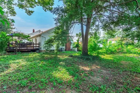 Exterior - 455 11th St, Elyria, OH 44035 photo 14 of 17