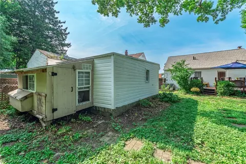 Exterior - 455 11th St, Elyria, OH 44035 photo 12 of 17