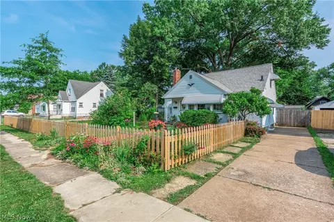 455 11th St, Elyria, OH 44035 photo 5