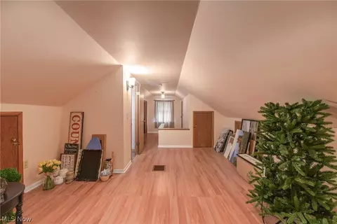 Entry Way - 455 11th St, Elyria, OH 44035 photo 1 of 3
