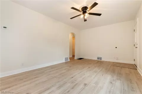 Living - 128 Woolf Ave, Akron, OH 44312 photo 2 of 3
